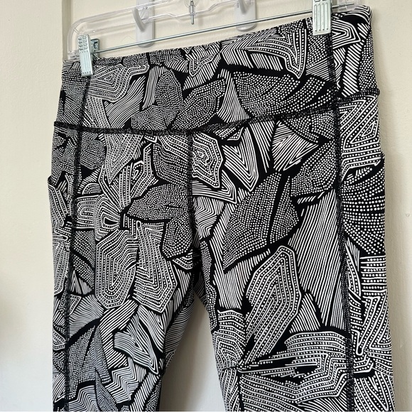 Lululemon Pace Rival Crop Luxtreme Dottie Tribe Leggings - Picture 3 of 11